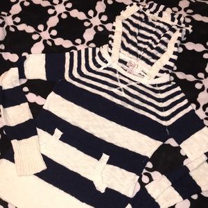 Kohl’s Juniors small navy and white knit hoodie
